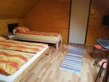Фото номера Трехместный номер Отели типа «постель и завтрак» Kincses Panzió г. Прайд 6