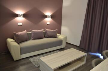 Фото номера Люкс с балконом Отель Altus Hotel &amp; Spa г. Прайд 2