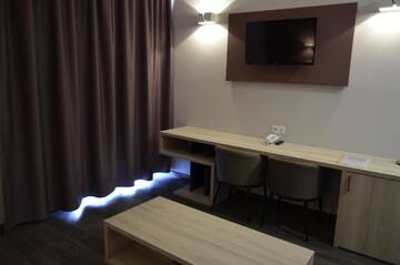 Фото номера Люкс с балконом Отель Altus Hotel &amp; Spa г. Прайд 4