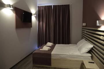 Фото номера Люкс с балконом Отель Altus Hotel &amp; Spa г. Прайд 5